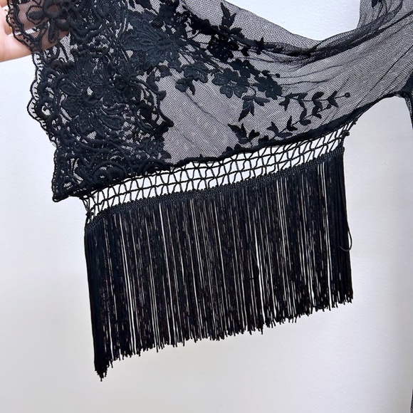 Black Lace & Fringe Kimono - Picture 4 of 4